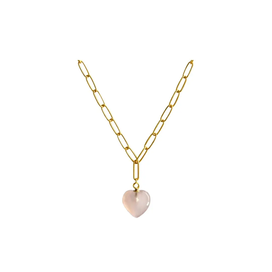 Design der Bold Harmony Halskette mit Rosenquartz im Fokus